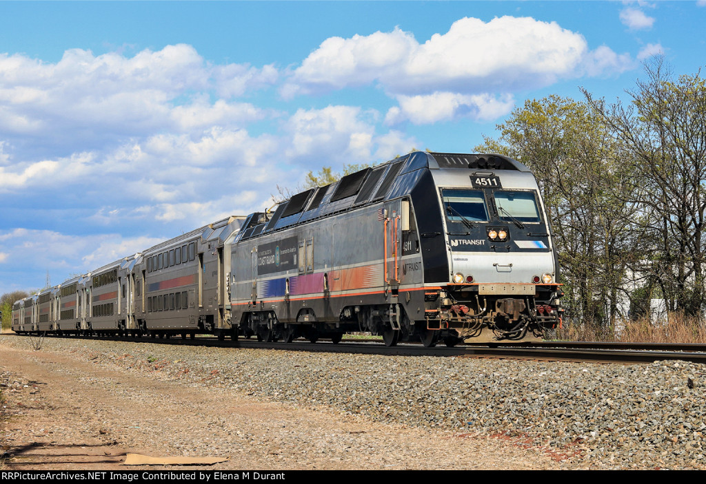 NJT 4511 on train 5527